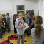 Kinder der Mary Ward Volksschule in der Ausstellung