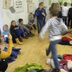 Kinder der Mary Ward Volksschule in der Ausstellung