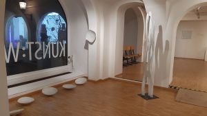 Rundgang Ausstellung STILLE | LEERE | WEISS