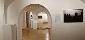 Rundgang Ausstellung Nascosto: Fotos Hermann F. Fischl, Texte Renate Kienzl